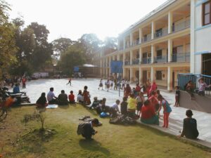 Accessing the Elite World: Managing Identities at an Elite School